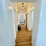 Apartment 4room-central, Modern Near Mtu-the Catamaran By Lakescape Fewos